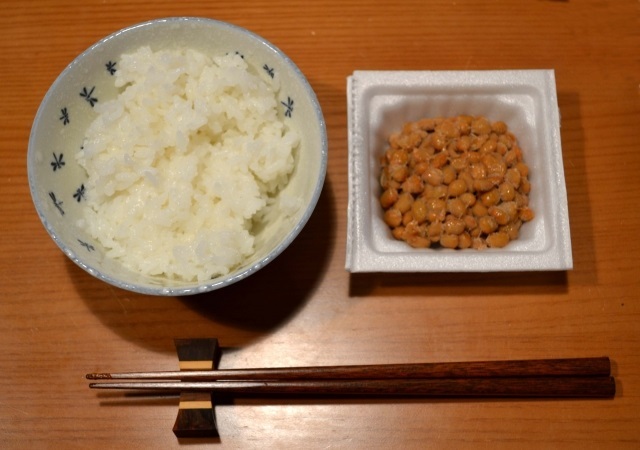 ブログ関連記事_トップ_画像_ご飯と納豆